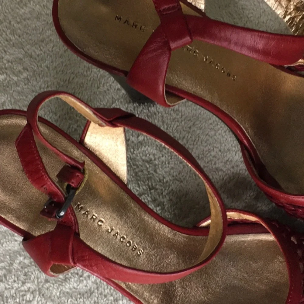 Marc by Marc Jacobs Red Leather Rounded Toe Heels (36 / US 6) - Picture 5 of 8